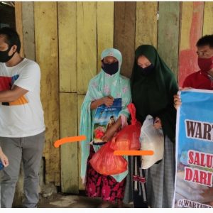 Wartawan Kolaka Mulai Salurkan Bantuan Sembako