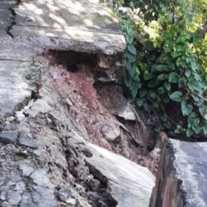 Abrasi di Sungai Sakuli Kolaka Membahayakan Warga