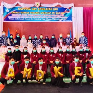 Mahasiswa Prodi Keperawatan USN Kolaka ikuti  “Capping Day”