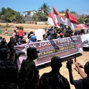 Warga Tambea demo PT Antam UBPN Sultra