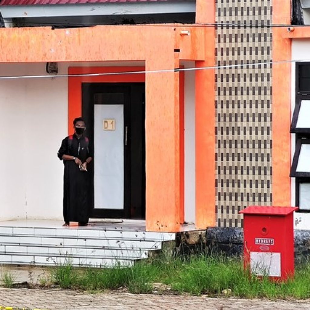 Salah satu pasien positif Covid-19 yang sedang menjalani karantina di gedung SIKIMM Kolaka/Darwis Sarkani-doc Wonuanews