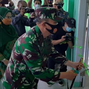 Pangdam Hasanuddin Serahkan Bantuan dan Resmikan Mesjid