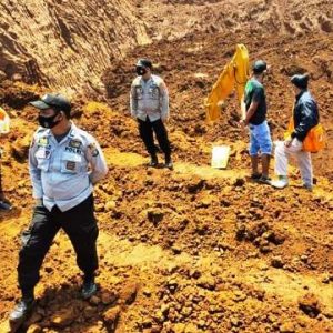 Pekerja tambang mitra PT Akar Mas tewas tertimbun longsor