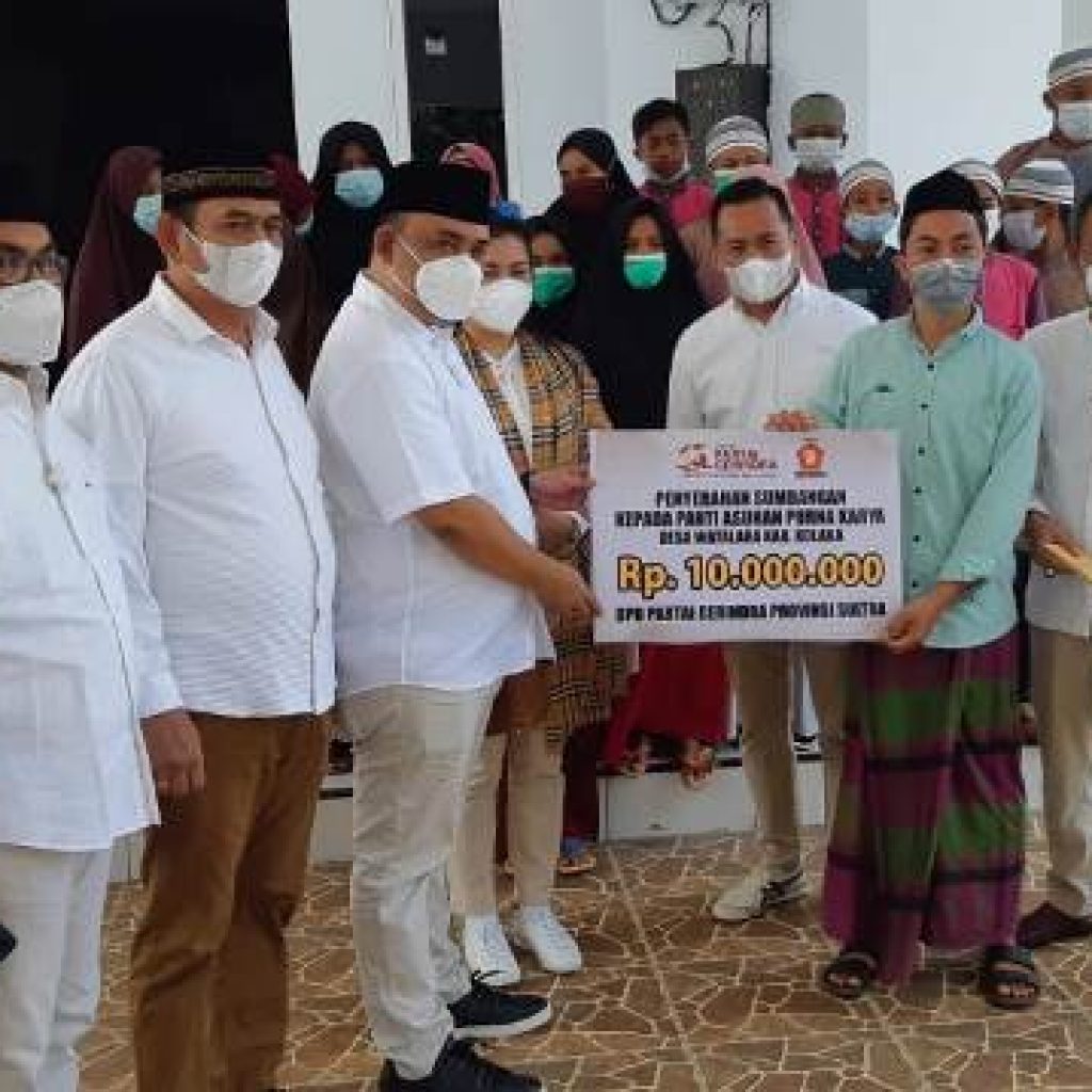 Gerindra Sultra serahkan sejumlah bantuan untuk masjid dan panti di Kolaka