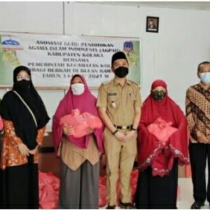 AGPAII Bersama Pemerintah Kecamatan Kolaka Berbagi Berkah