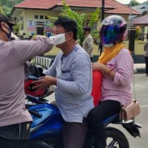 Polisi di Kolaka turun kejalan ingatkan warga taat protokol kesehatan