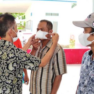 Kades Tamborasi Tumbuhkan Kesadaran Prokes di Tempat Wisata Sungai Terpendek di Dunia