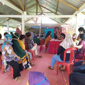 Warga Desa Polipolia Kolaka Timur Antusias Ikut Vaksinasi Tahap I