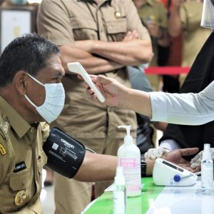 Bupati Kolaka apresiasi peran masyarakat dalam penanganan COVID-19