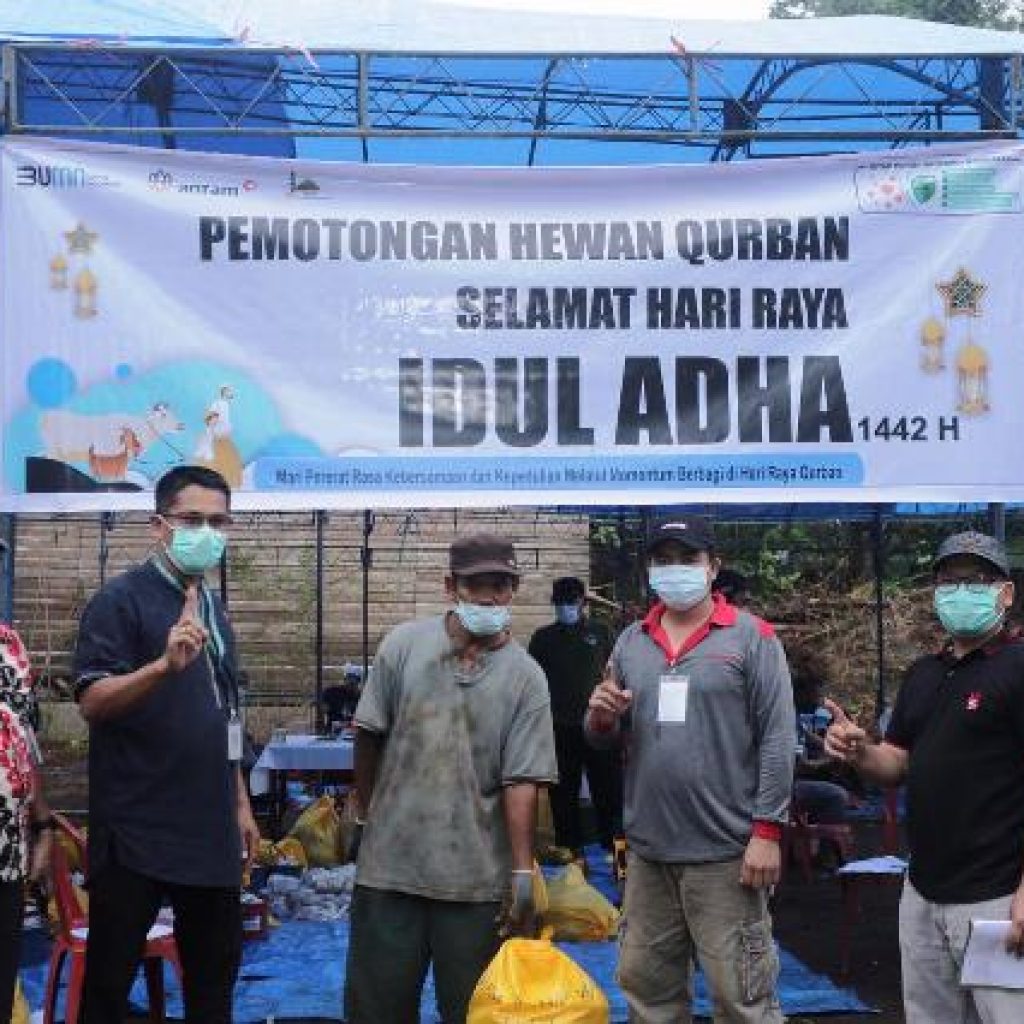 58 ekor Sapi dan 7 ekor Kambing disalurkan Keluarga Besar ANTAM untuk masyarakat Kabupaten Kolaka