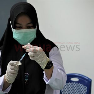 Nakes di Kolaka mulai terima vaskinasi tahap tiga