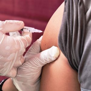 Wartawan Kolaka Ajak Warga Ikuti Vaksinasi Massal