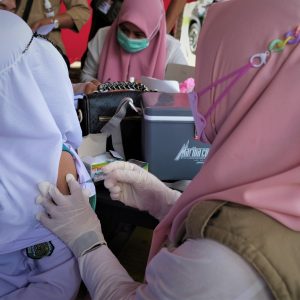 Foto: Remaja di Kolaka Berani di Vaksin