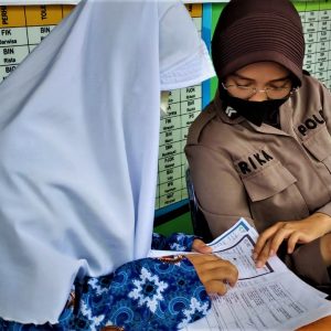 Ratusan pelajar MTsN 1 Kolaka jalani vaksinasi