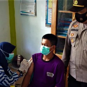 Percepatan vaksinasi, Gerai Presisi Polsek Kolaka buka pelayanan di hari libur