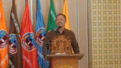 Rektor Buka Bimtek Kompetensi Pegawai PPK Lingkup USN Kolaka