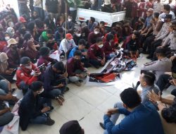 Aksi demo BEM SI 11 April di Kolaka diwarnai ketegangan