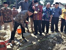 Wakil Bupati Kolaka Meletakan Batu Pertama Pembangunan Masjid Al-Hidayah Puundoho