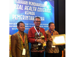 Pemda Kolaka Raih Penghargaan UHC Award