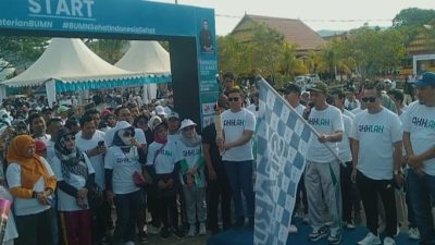 Ribuan warga Kolaka ikuti jalan sehat BUMN