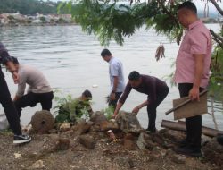 Polres Kolaka bersama masyarakat gelar aksi bersih sampah