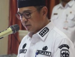 Bupati Kolaka Melantik dan Mengambil Sumpah 19 Orang PPPK