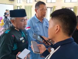 Camat Pomalaa Rahmat Gavoer; Bantuan Paket Sembako Vale Makna Kebersamaan dan Silahturrahmi