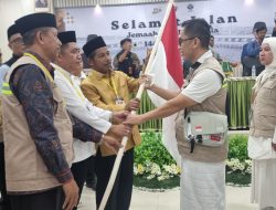 Husmaluddin Lepas Jamaah Calhaj Kloter 36 UPG ke Tanah Suci