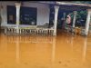 PT Antam UBPN Kolaka Tanggap Darurat Salurkan Bantuan Korban Banjir di Sejumlah DesaTerdampak 