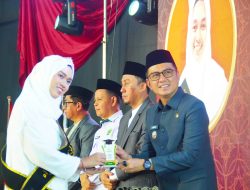 Hadiri Wisuda Tahfidzul Qur’an 30 Juz PPTQ Baiturrahim Kolaka, Bupati Meneteskan Air Mata
