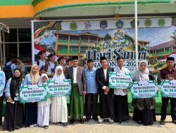 Peringati Hari Santri Baznas Kolaka Distribusikan Bantuan Pendidikan Sebesar Rp199,400 Juta
