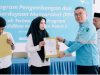 PT Vale Serahkan Ijazah Paket C bagi Masyarakat Pomalaa